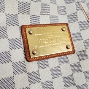 Louis Vuitton fashion bag on reserve for Chanel gunmetal bag trade